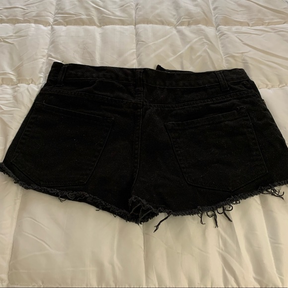 Forever 21 distressed Shorts - Picture 2 of 2